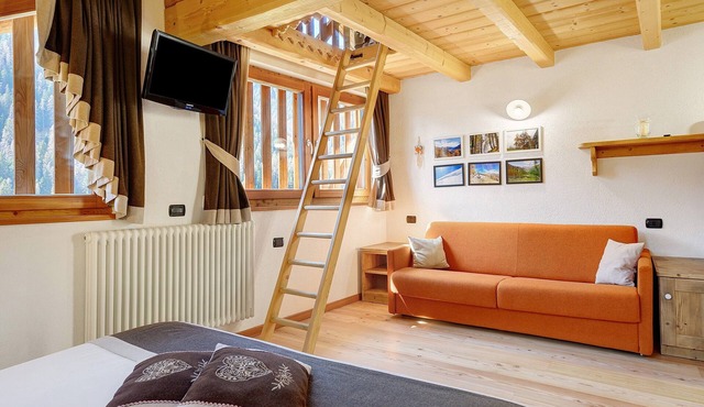 Maso di Zonadi – Alpine House in the Heart of Val di Rabbi