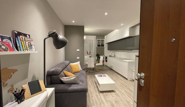 Modern one-bedroom apartment – sleeps 4 – 5 minutes from the Bernina Express.