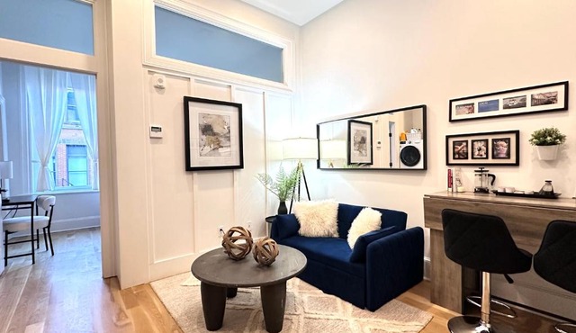 Modern One-Bedroom with Kitchen & Laundry in Downtown Providence in Providence
