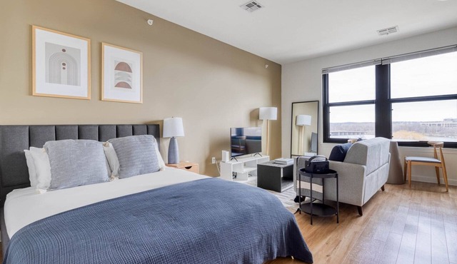 Modern Somerville Studio w/W/D, Gym & Roof, nr Assembly T, by Blueground in Boston
