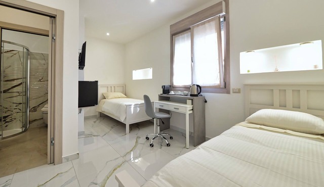 Newly built double room with bathroom and wifi
