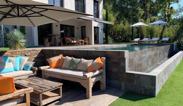 Nice 4-Bedroom California-Style Villa