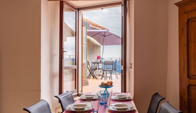 Nice apartment for 5 guests with TV, terrace and pets allowed
