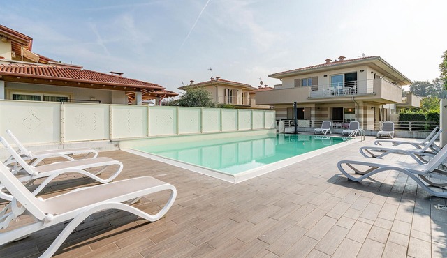 Nice home in Puegnago sul garda with WiFi
