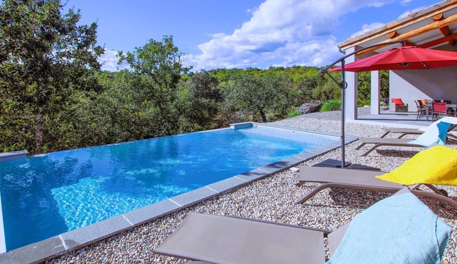 Nice home in Labeaume