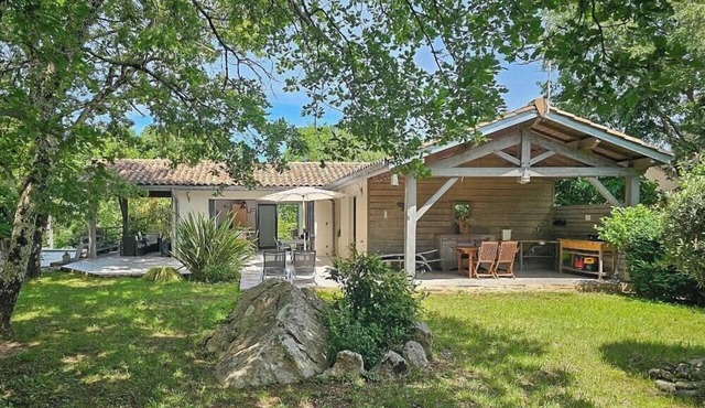 Peaceful gîte in Balazuc, one of France's finest
