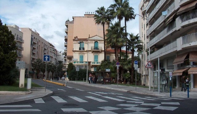 PERFECTLY LOCATED ON BOULEVARD FRANÇOIS GROSSO - NICE