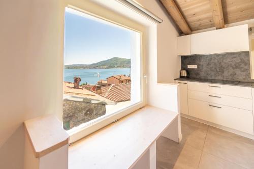Predore Lake View Suites