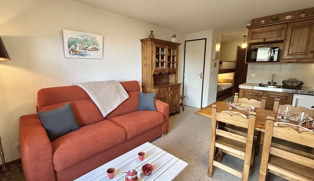 Quiet studio with parking, mountain views, Demi-Quartier