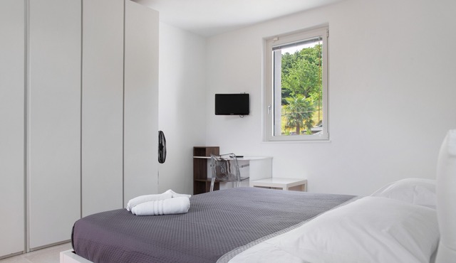 ‘Residenza La Fonte Primo Piano’ apartment – private balcony with mountain views