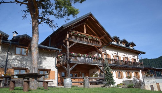 Rifugio Predaia Ai Todes'ci