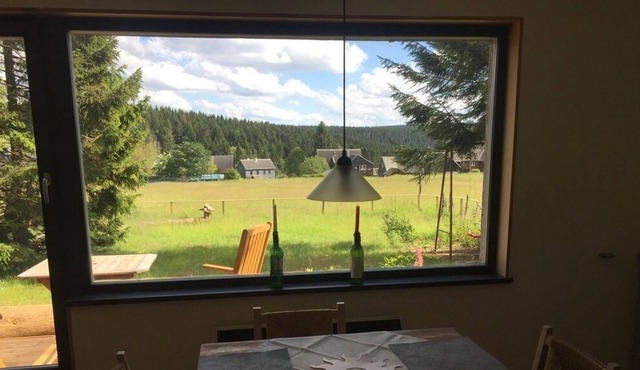 Romantic bungalow (56sqm) with a view of the Thuringian mountains in Eisfeld