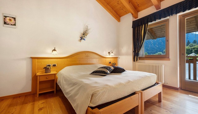 Room 'Camera Doppia-quadrupla N 6' with Mountain View, Shared Garden and Wi-Fi