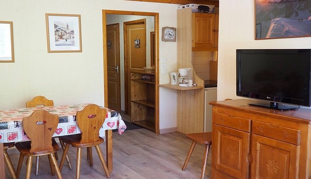 Spacious apartment, ski-in/ski-out, balcony, 3 rooms, Les Menuires