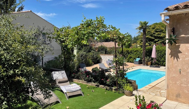 Splendid Villa- Private heated pool-3 double bedrooms, 2 bathrooms