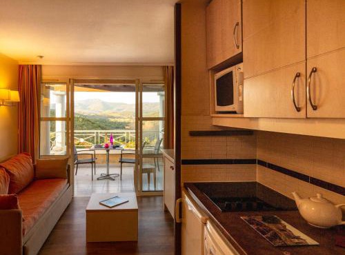 Studio cosy à Cap Esterel avec terrasse au cœur du village - FR-1-504-609 in Saint-Raphaël