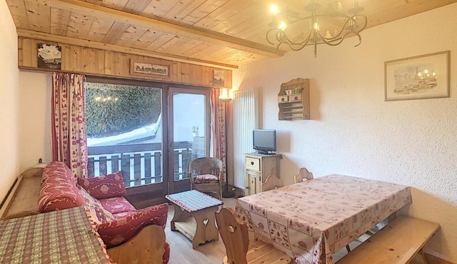 Studio cosy avec cabine, pied des pistes à Combloux, balcon, casier à skis, équipements modernes - FR-1-560-56
