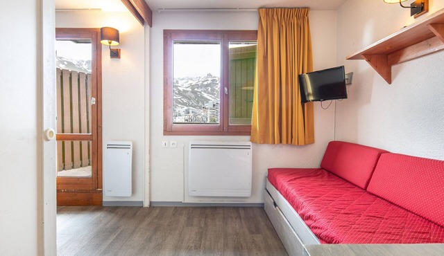 Studio Tignes, walk-to-ski, mountain views