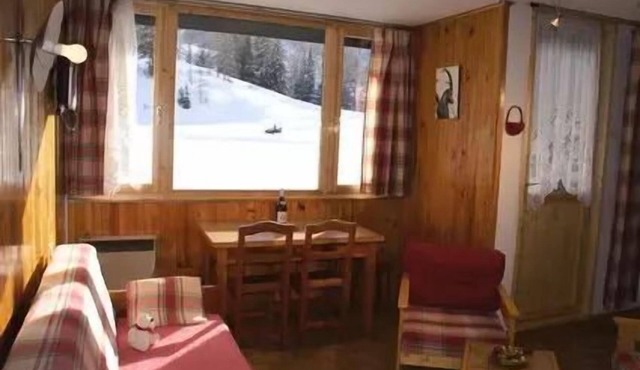 Studio with loft - Sleeps 3