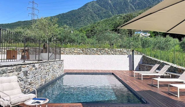 Stunning private villa for 8 guests with hot tub, WIFI, private pool, TV and terrace
