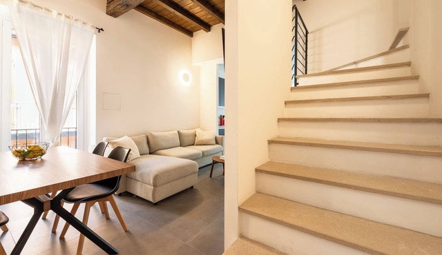 Super suite apartment on Naviglio castel view