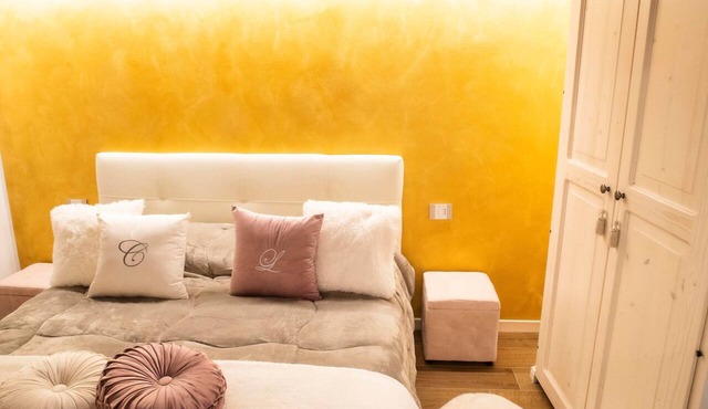 The Key Of Bergamo.Fronte Mura is an elegant apartment located on Via Pignolo