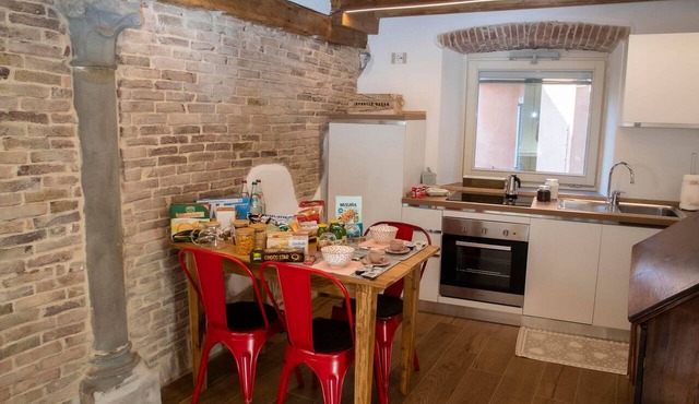 The Key to Bergamo. Il Capitello is a stylish apartment located at 112 Via Pignolo