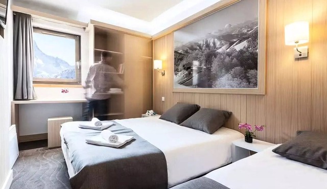 Village Club MMV Les Arolles* - Room for 3 people with view of the slopes - full board