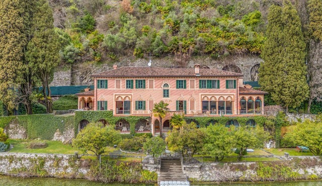 Villa Brusati - Eight Bedroom Villa, Sleeps 16