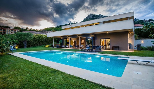 Villa Epure - Contemporary elegance in the heart of beautiful Vence