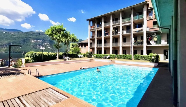 Welcome to this beautiful apartment located in Grumo (Lierna), just in front of the beautiful Lake Como. This fantastic apartment offers you an incredible and unforgettable experience with its breathtaking lake view. This cozy place has everything you ne