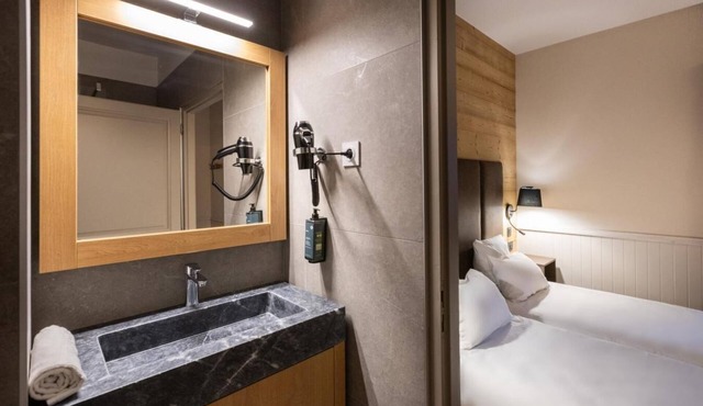 Wifi, 200m from resort center, fitness, swimming pool, sauna, balcony, fireplace or stove, tv