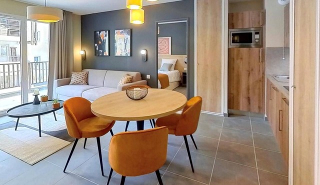 Wifi, 350m from resort center, swimming pool, sauna, hammam, balcony, tv, ski locker, 42m², Auron