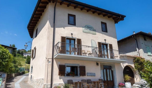 Wohnung 'Genf' mit Blick aufs Wasser by Interhome