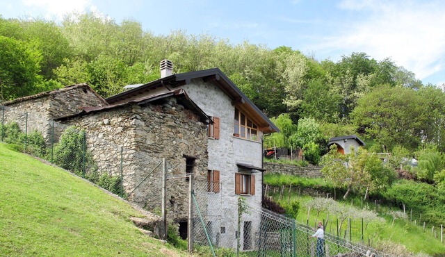 Wonderful private villa for 2 guests with TV, terrace and pets allowed