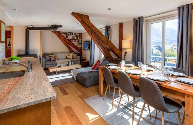 La Belle Epoque apartment - an apartment that sleeps 8 guests in 3 bedrooms
