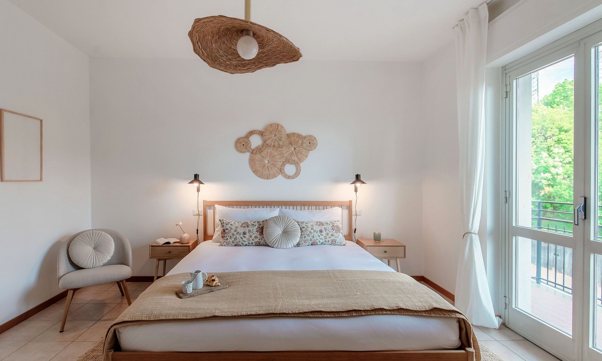 San Fermo della Battaglia Apartment | Moonlight