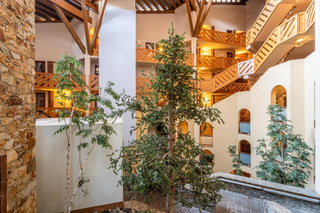 Val-Thorens Apartment | Slope front Ski-In Out Escape Spacious Apartment- In the center of Val Thorens