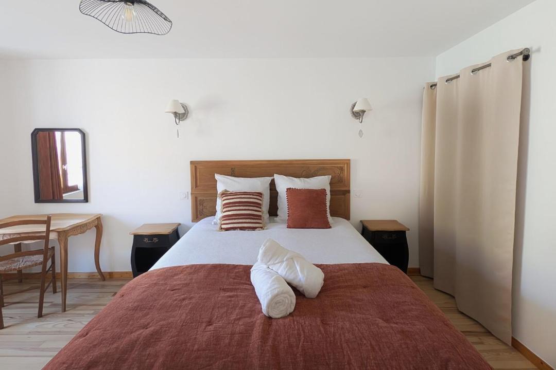 Blandin House | La Jo - Holidays for families friends and motorcyclists