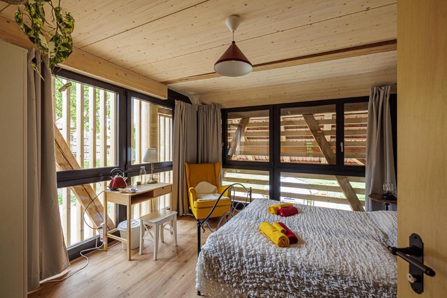 Meikirch House | Uelis-Stöckli-Gästezimmer auf Bauernhof mit Wellness, Billiard und Alpakatrekking