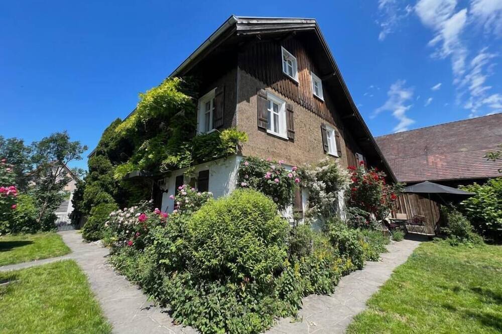 Photo of Outdoor in Toster