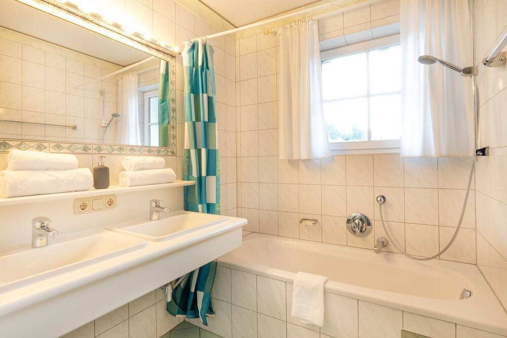 Photo of Bathroom in Ebene