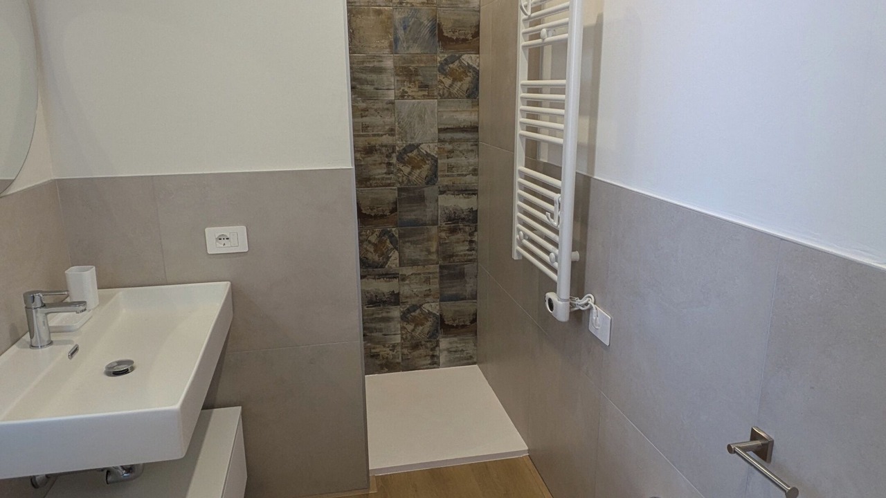 Photo of Bathroom in Magenta