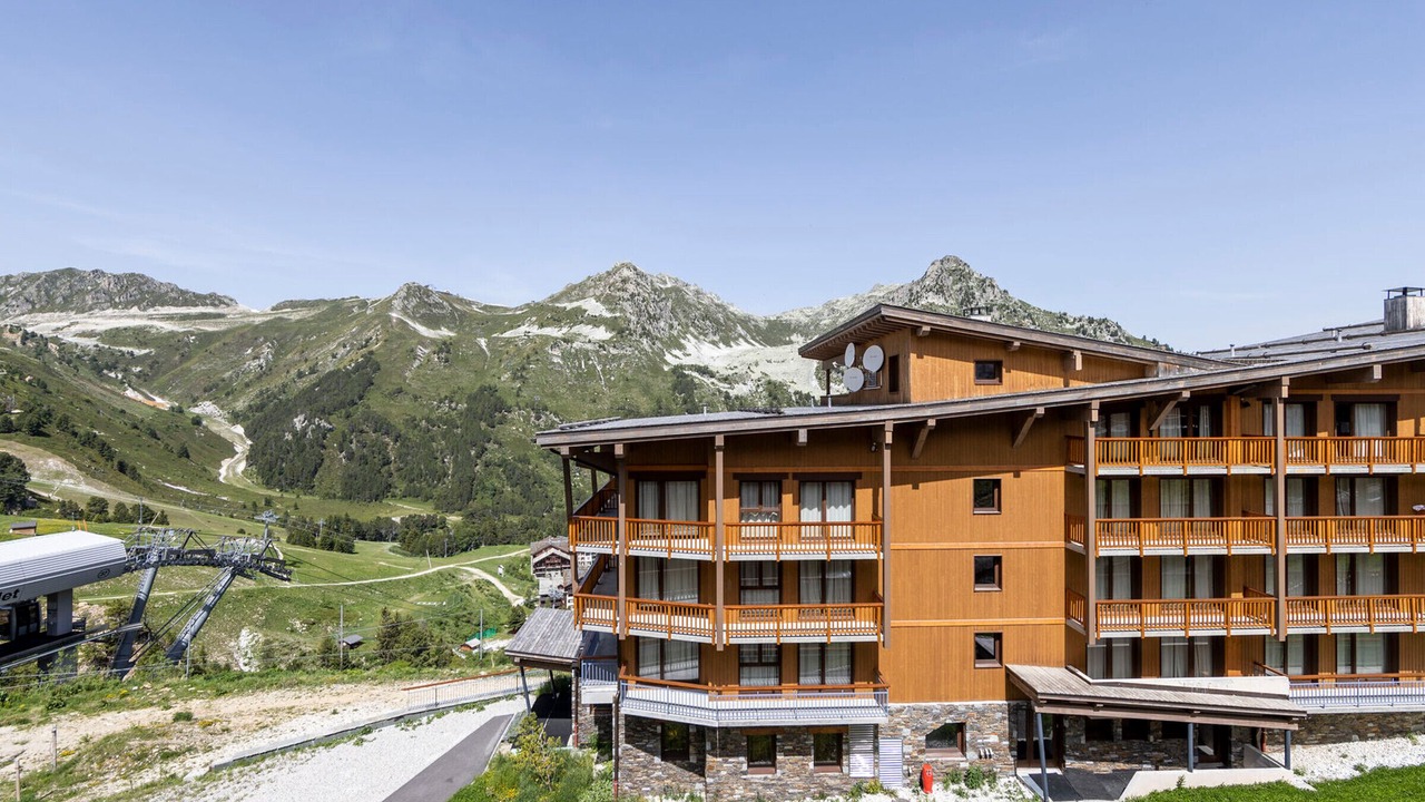 Photo of Outdoor in Arc-2000