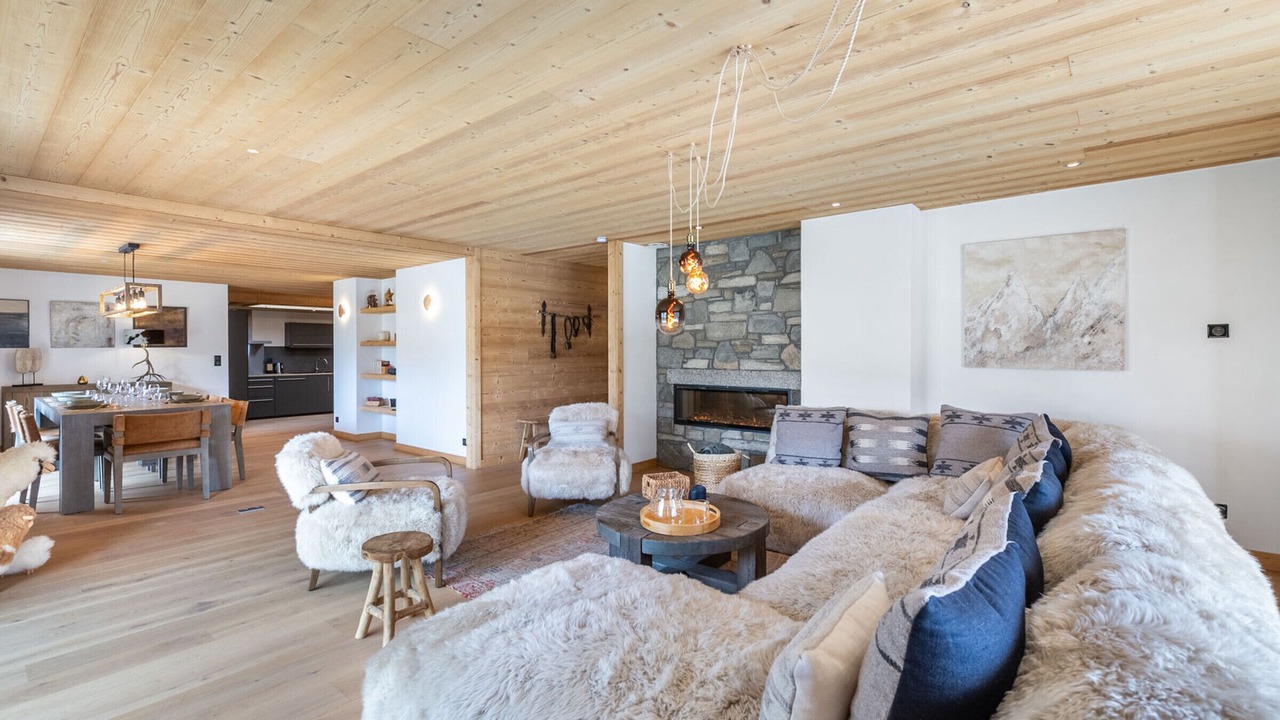 Photo of Livingroom in Demi-Quartier