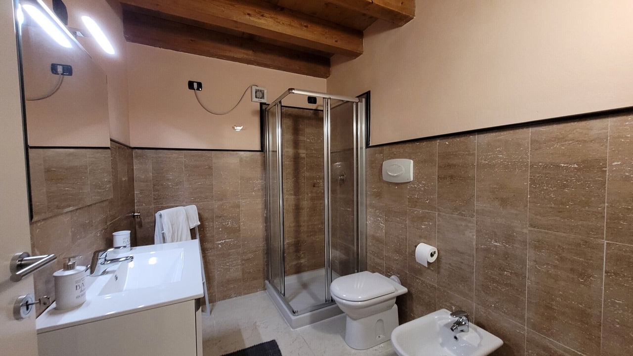 Photo of Bathroom in Endine Gaiano