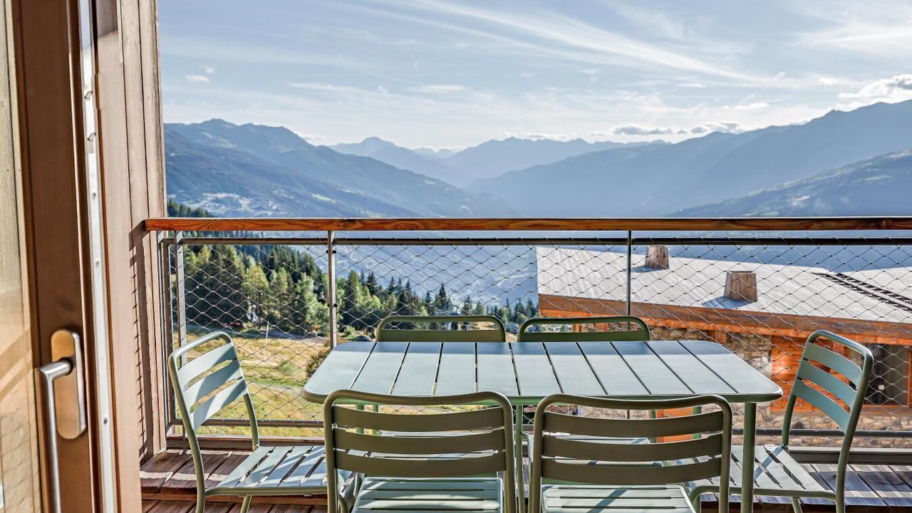 Photo of Outdoor in Arc-1600