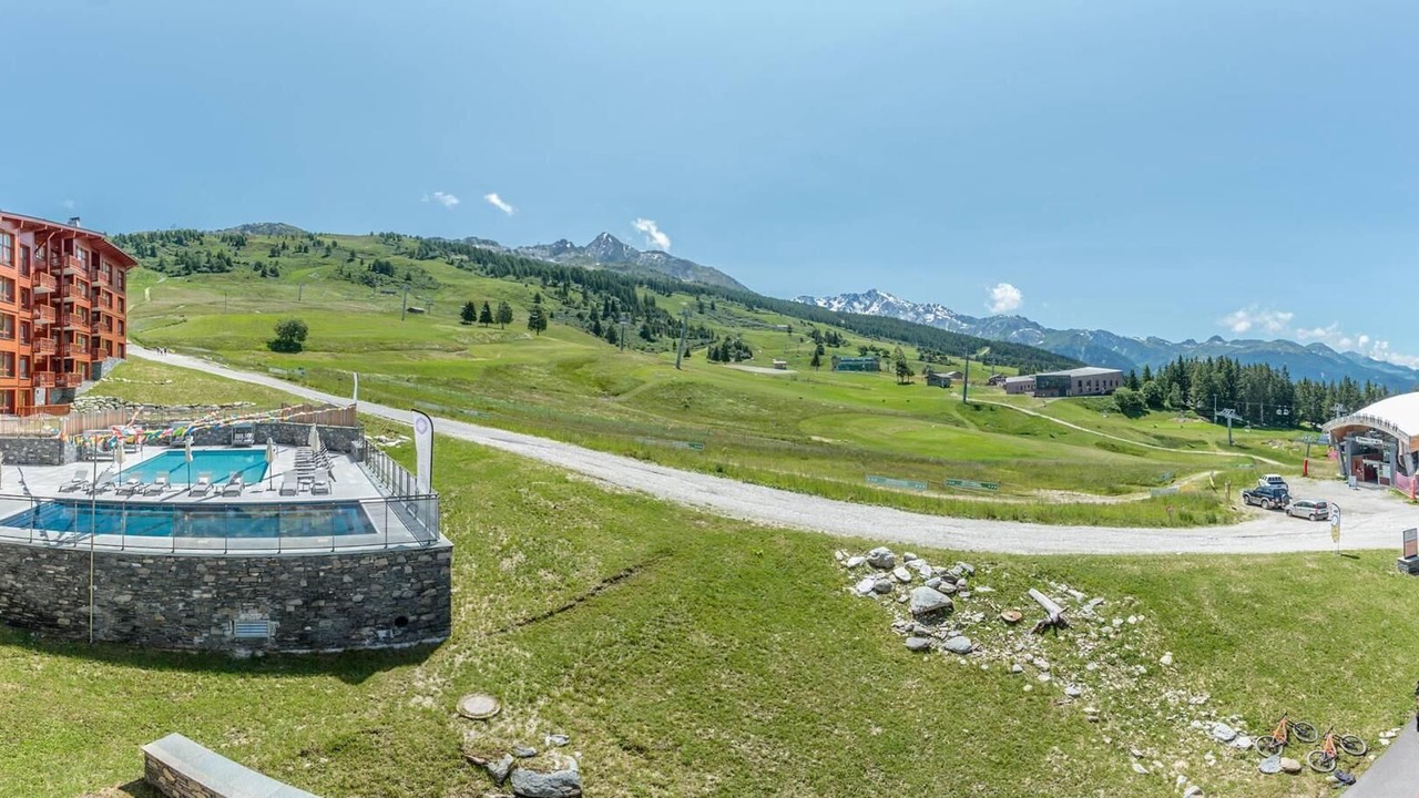 Photo of Outdoor in Arc-1800