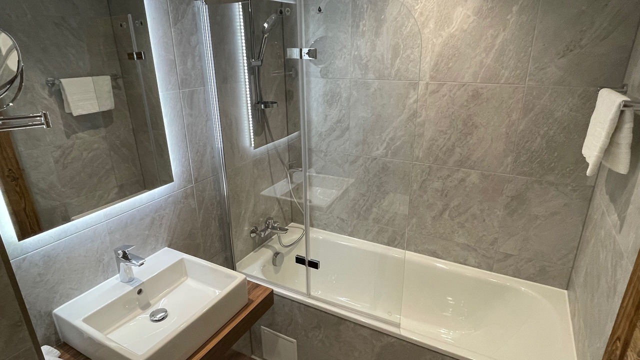 Photo of Bathroom in Arc-1950
