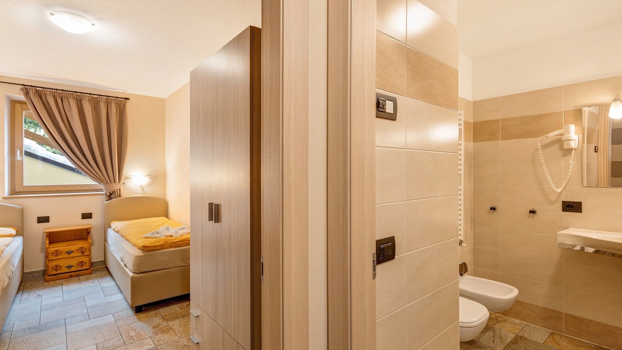 Photo of Bathroom in Trepalle